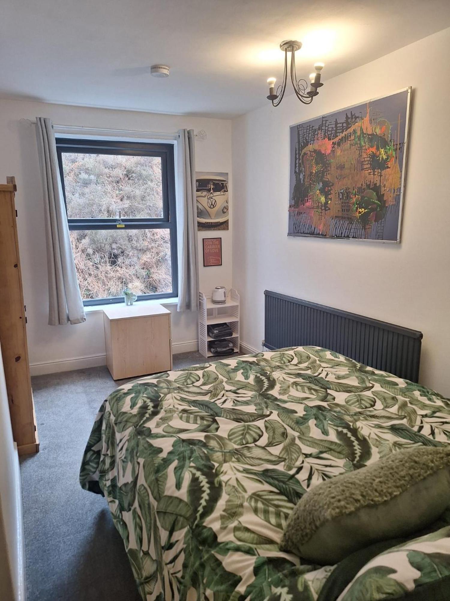 Todmorden Bed & Breakfast - The Toothless Mog Walsden Eksteriør bilde