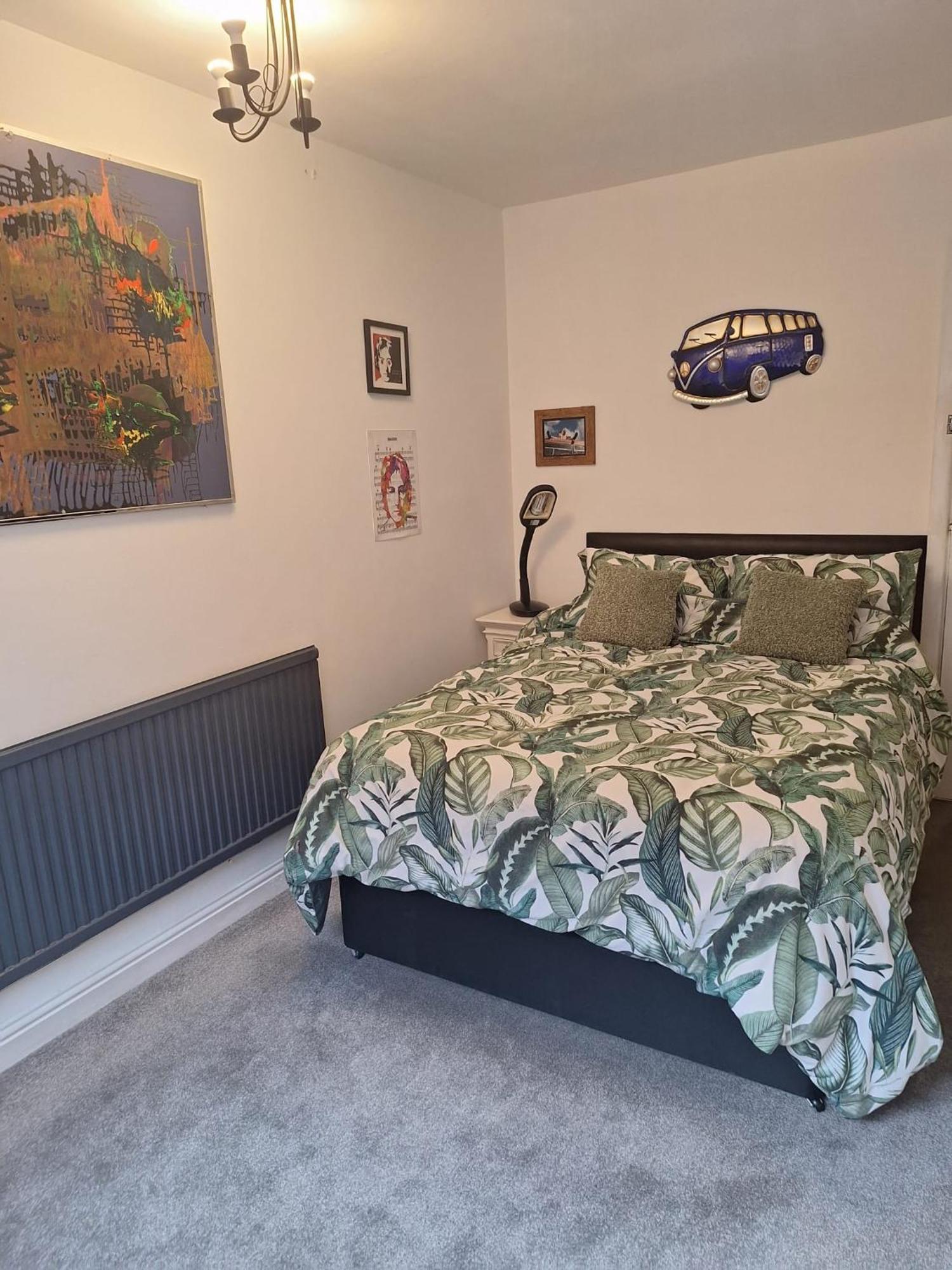 Todmorden Bed & Breakfast - The Toothless Mog Walsden Eksteriør bilde
